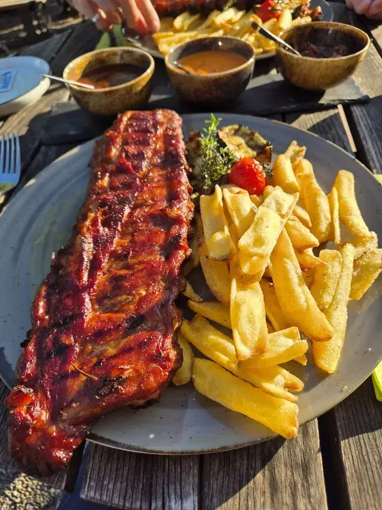 Regula Hostettler _Kunterbunter Rosengarten_Holzhäusern ZG_review