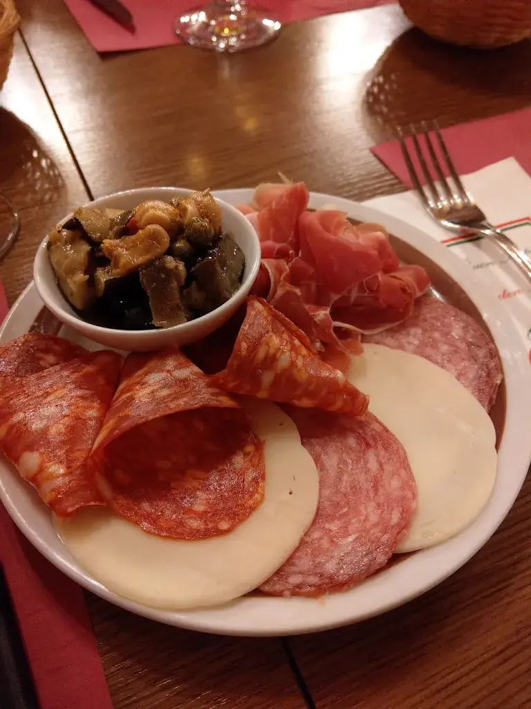 Menu_Club Noi_Rotkreuz_image_2