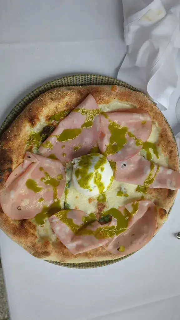 Dumitru Iachim_Restaurant La tavola (Pizza cucina e vino)_Risch-Rotkreuz_recensione