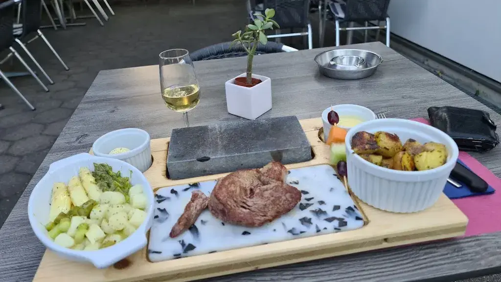 Restaurant Krone / Specksteinhit_Hindelbank_slider_image_2