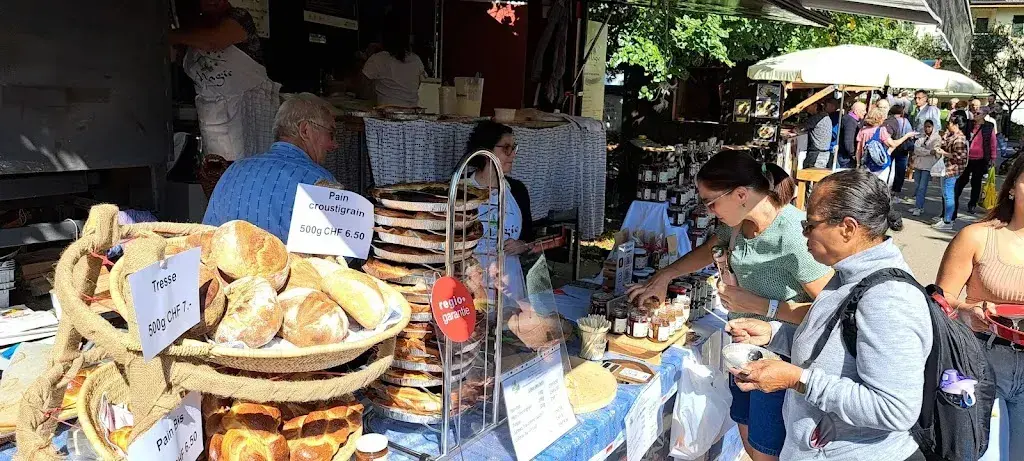 Nigel Mayhew_La Magie de la Ferme Sàrl_Dompierre_review