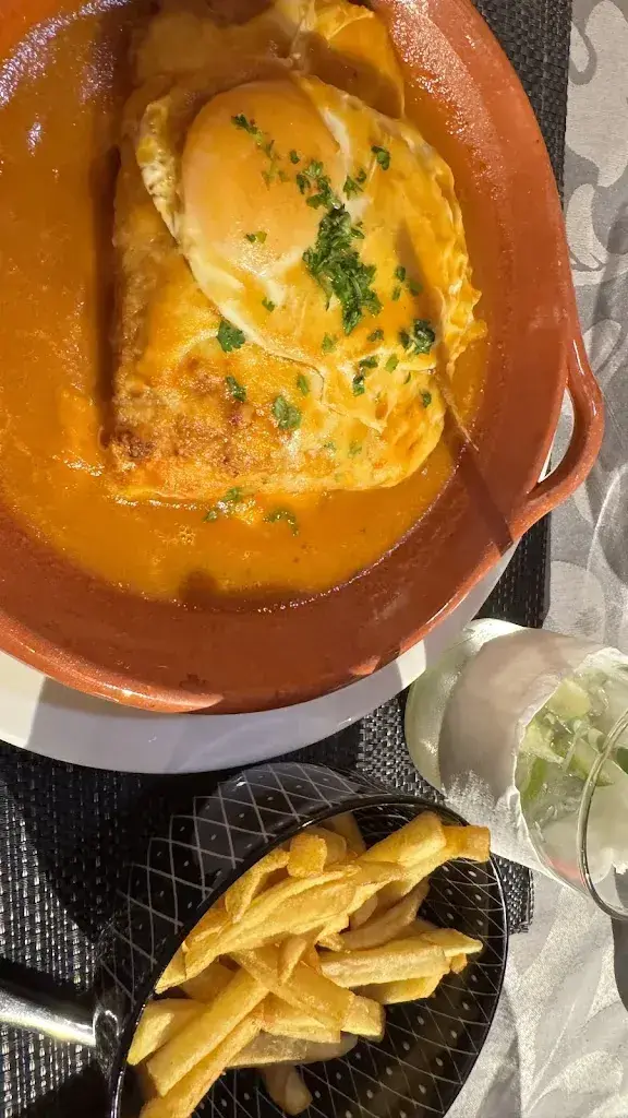 Oliveira Carla_Café-restaurant Le lion d’or Pires Fernanda_Les Montets_review