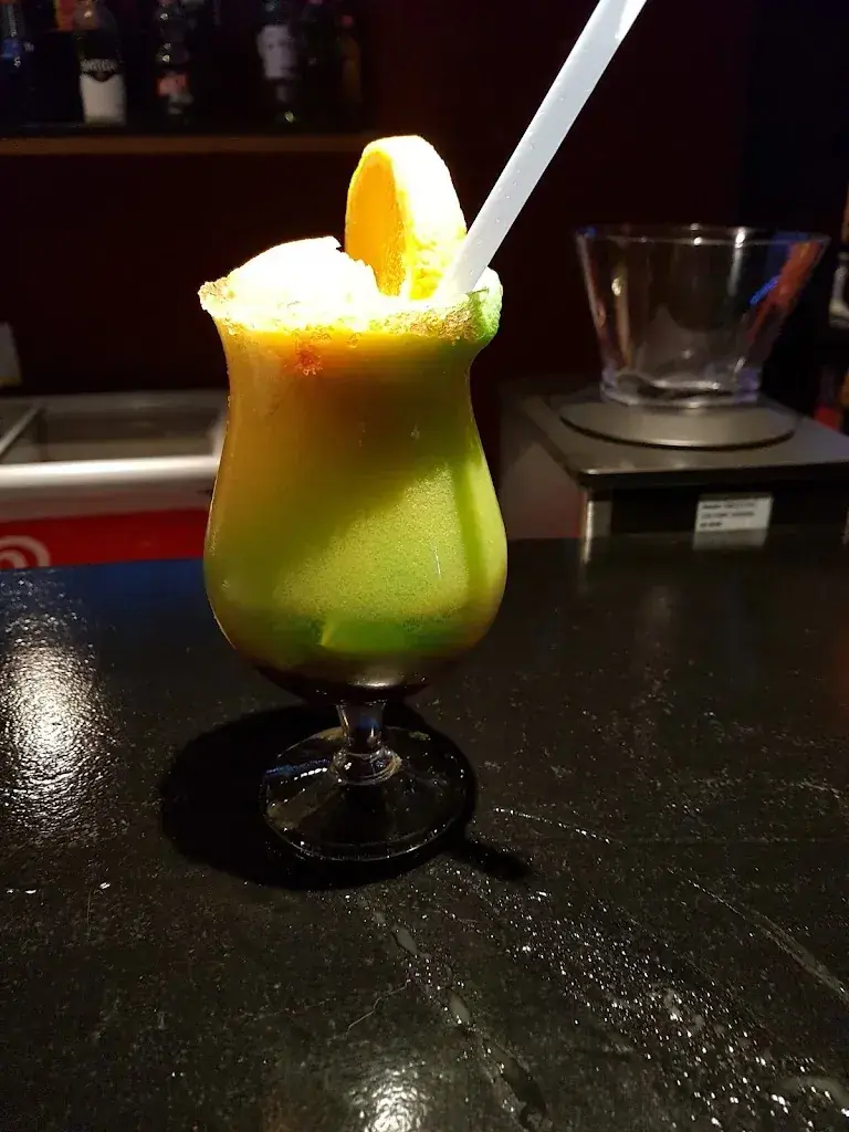 Gökhan Sincar_Tea-Room Au Rendez-Vous_Domdidier_review