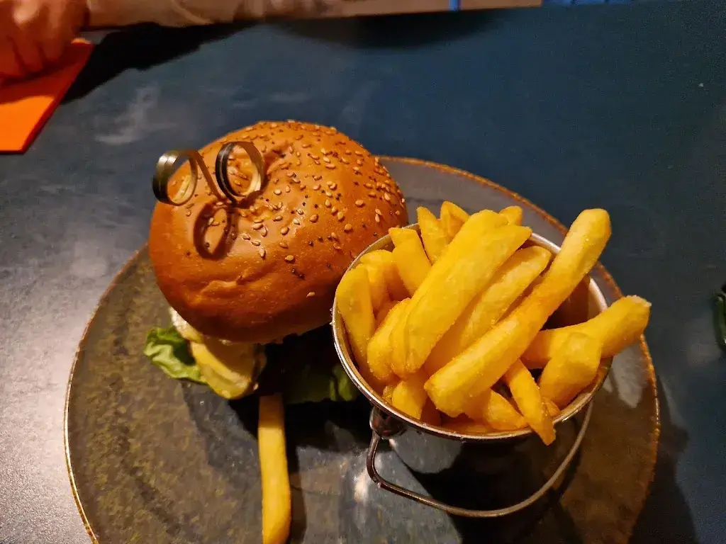 Dennis H._Le Carré_Vevey_review