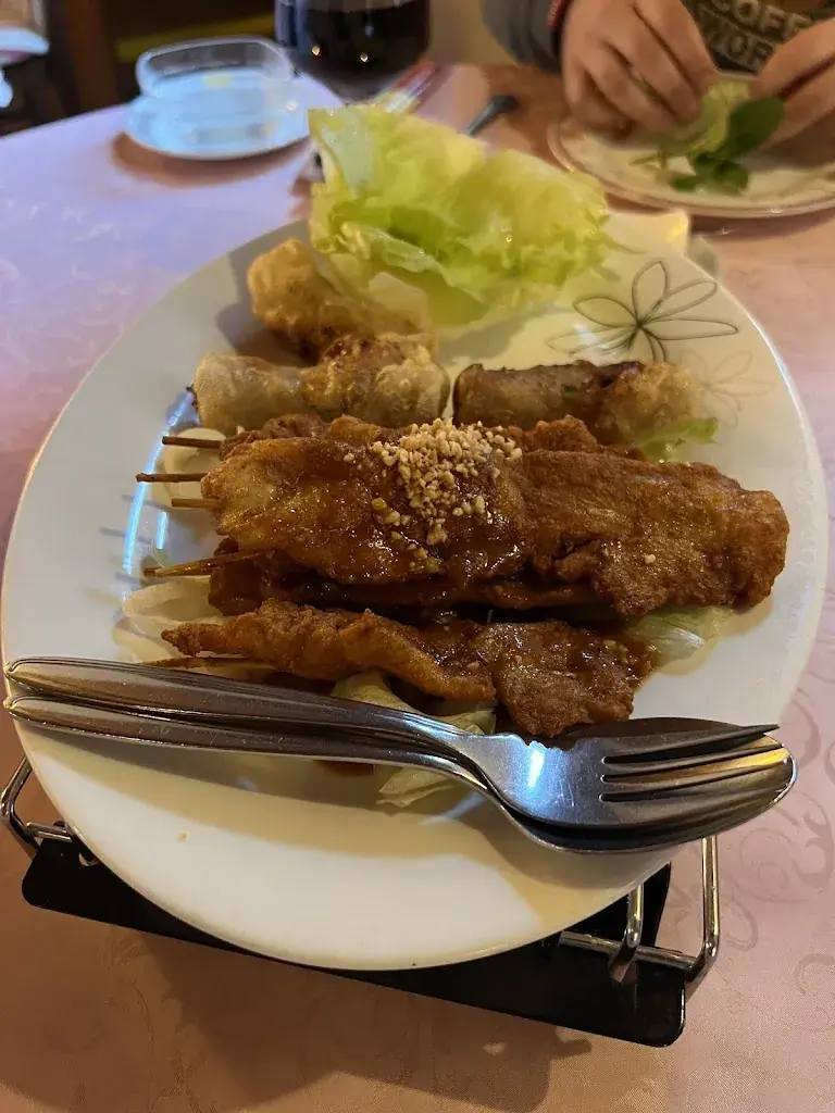 Adam Barry-Orr_Restaurant Chinois Golden Dragon_Forel (Lavaux)_review