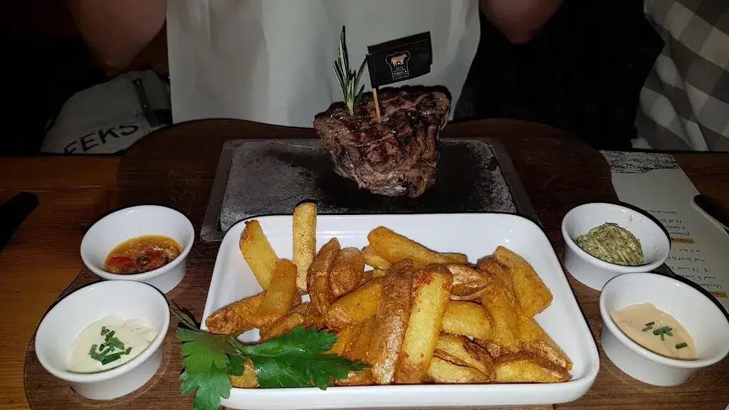 Menu_FREIBURGER FALLE Steaks & Cheese_Murten_image_6