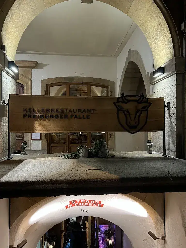 Aravind Ramachandran_FREIBURGER FALLE Steaks & Cheese_Murten_avis