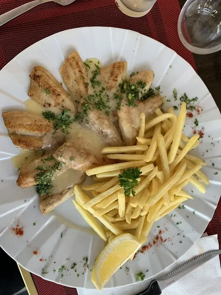 Véronique Spaggiari_La grappe_Cheyres_review