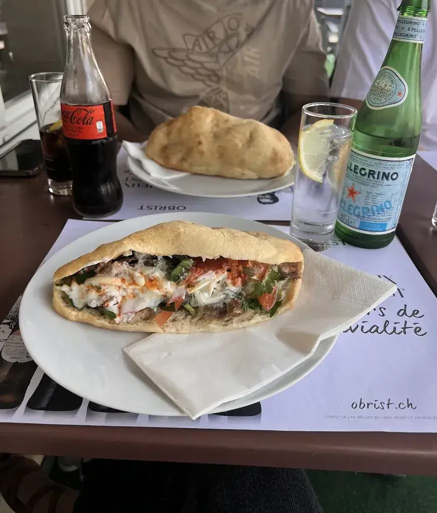 Merve Çay_Caprice Bar-Restaurant_Ecublens_avis