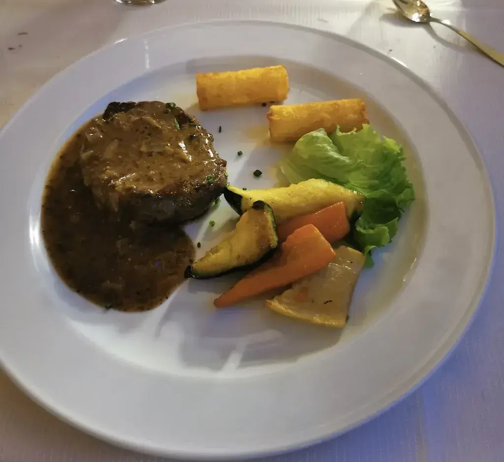 Djerem_Café-Restaurant Le Raisin_Les Cullayes_review