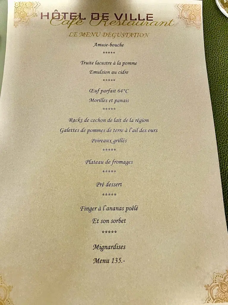 Hôtel de Ville Café restaurant restaurant à Rue