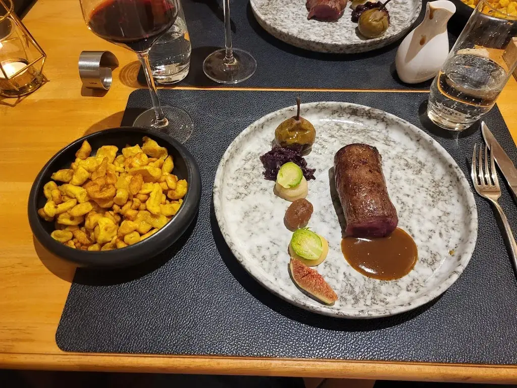 Menu_Hôtel de Ville Café restaurant_Rue_image_5