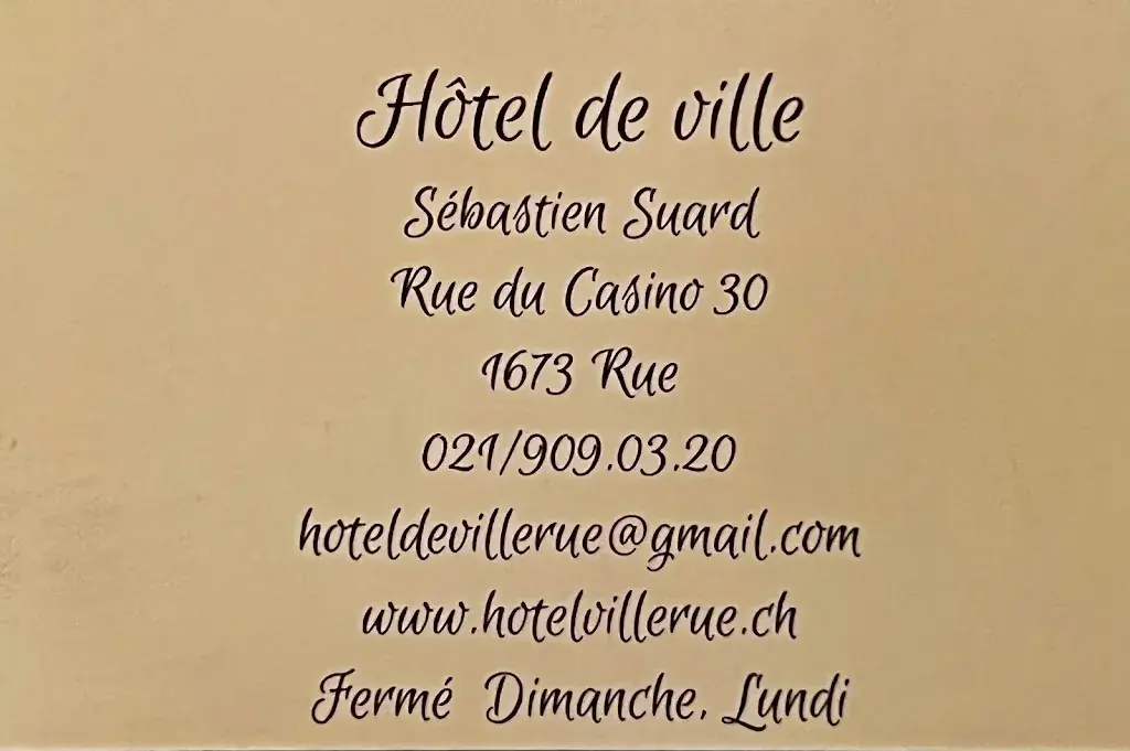 Olivier Grosj_Hôtel de Ville Café restaurant_Rue_avis