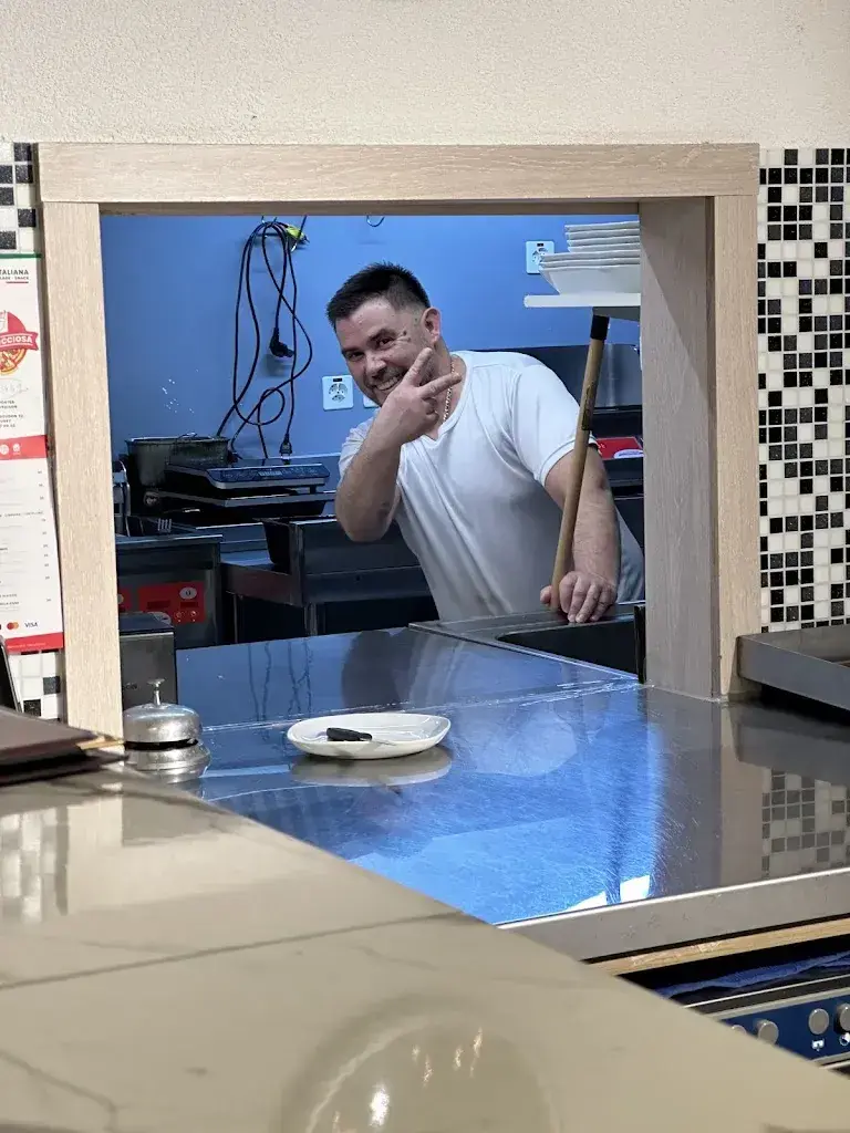 Cagdas Temel_La Capricciosa PIZZERIA ITALIANNA_Ursy_review