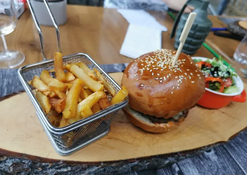 Isa Belle_Café du Cerf_Vuisternens-devant-Romont_recensione