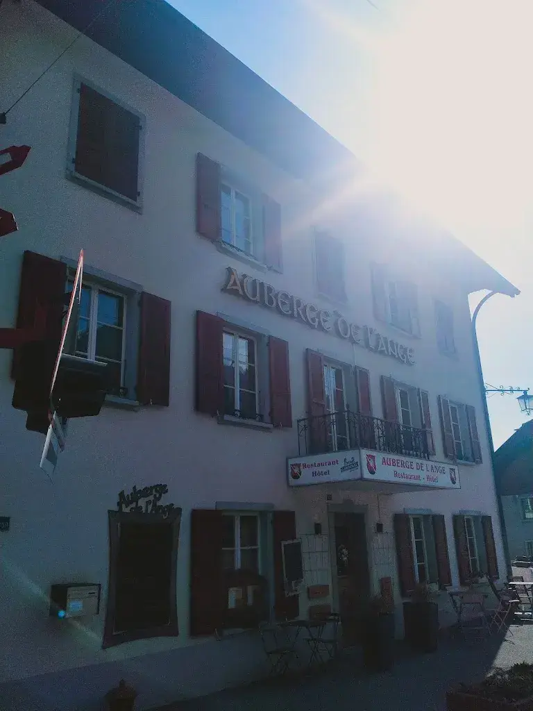 Greta Ra_Auberge de l'Ange_Albeuve_recensione