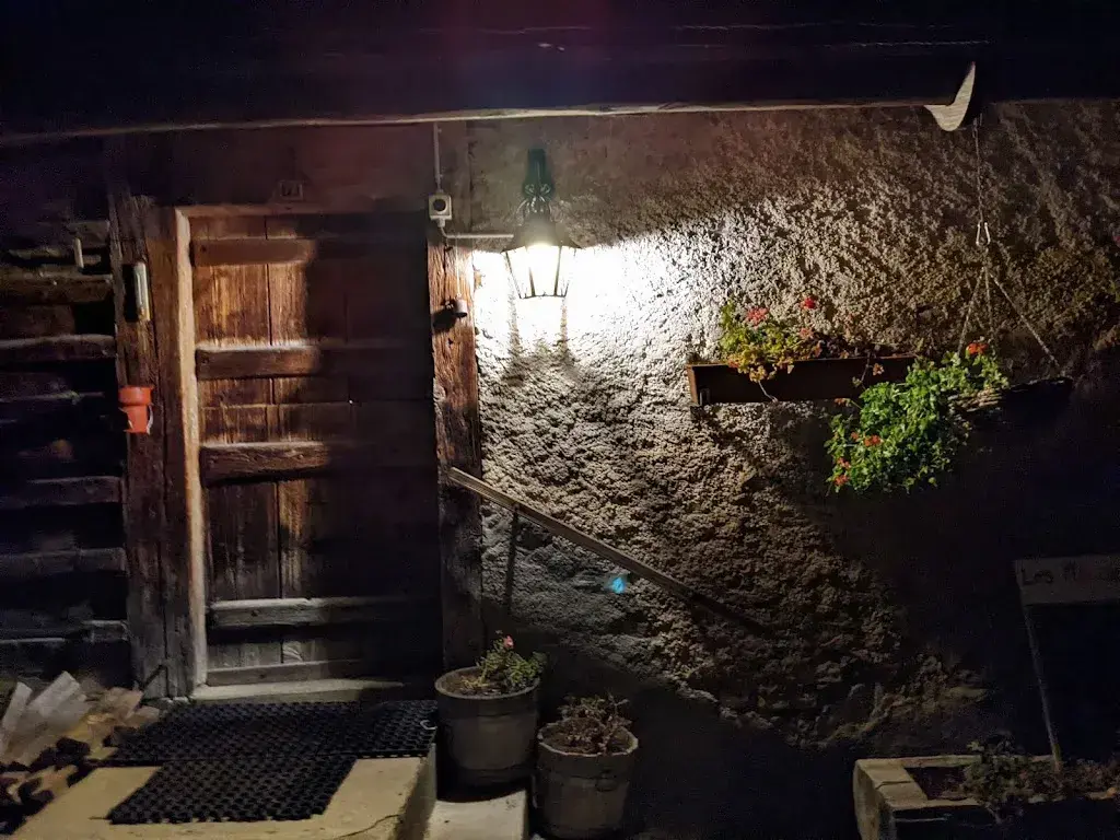 Lisa Musgraves_LES MOILLES Buvette d'alpage_Haut-Intyamon_review