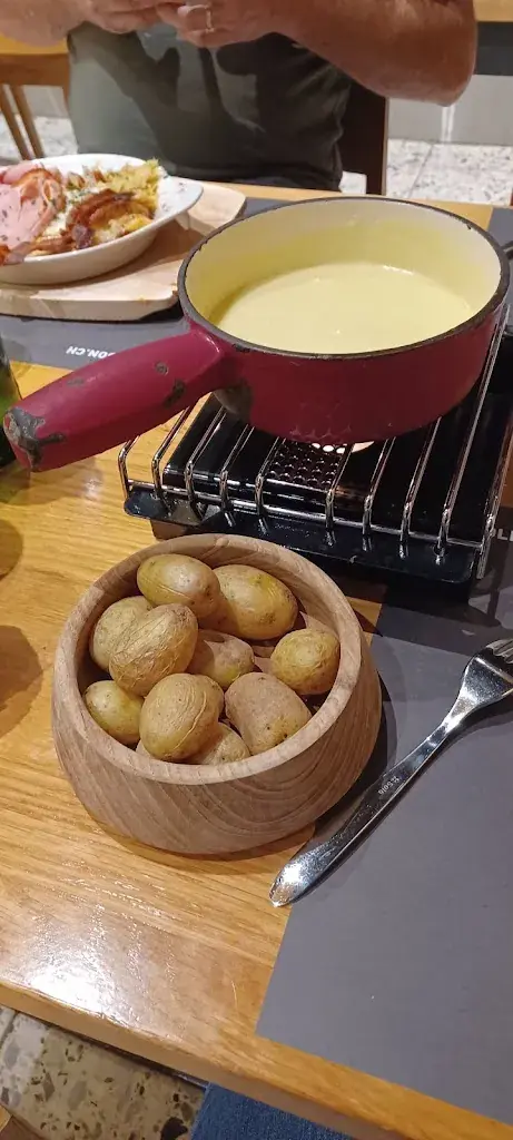 Menu_La Pierre à Catillon_Moléson-Village_imagen_7