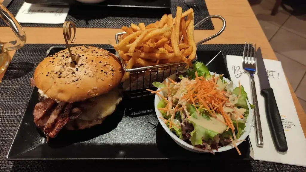 Thibaud Desroches_Café de la Place Roche Sàrl_Roche_review