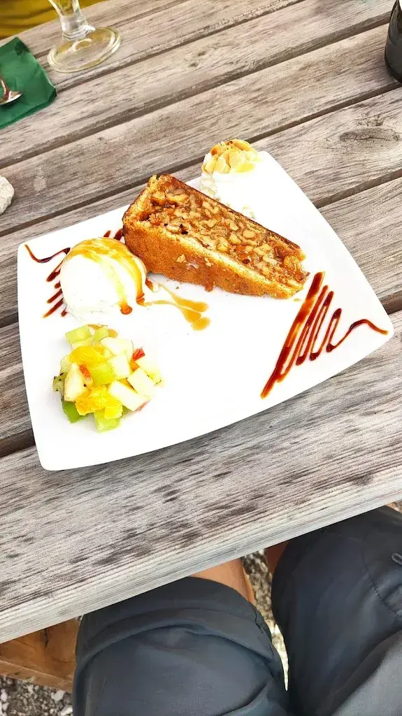 Jennifer Huynh_Buvette des Sattels_Jaun_review