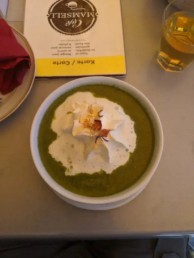 Lucas_Déjà-vu GmbH_Schwarzsee-Bad_review