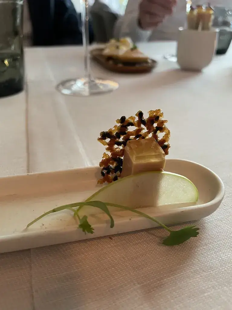 Frederik Schleier_im Ackermannshof - Restaurant & Bar_Basel_reseña