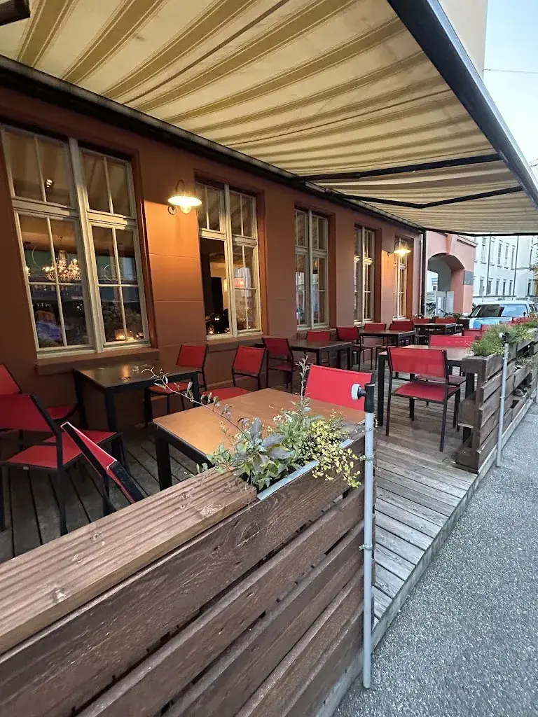 Bron R._Taverne Johann_Basel_review