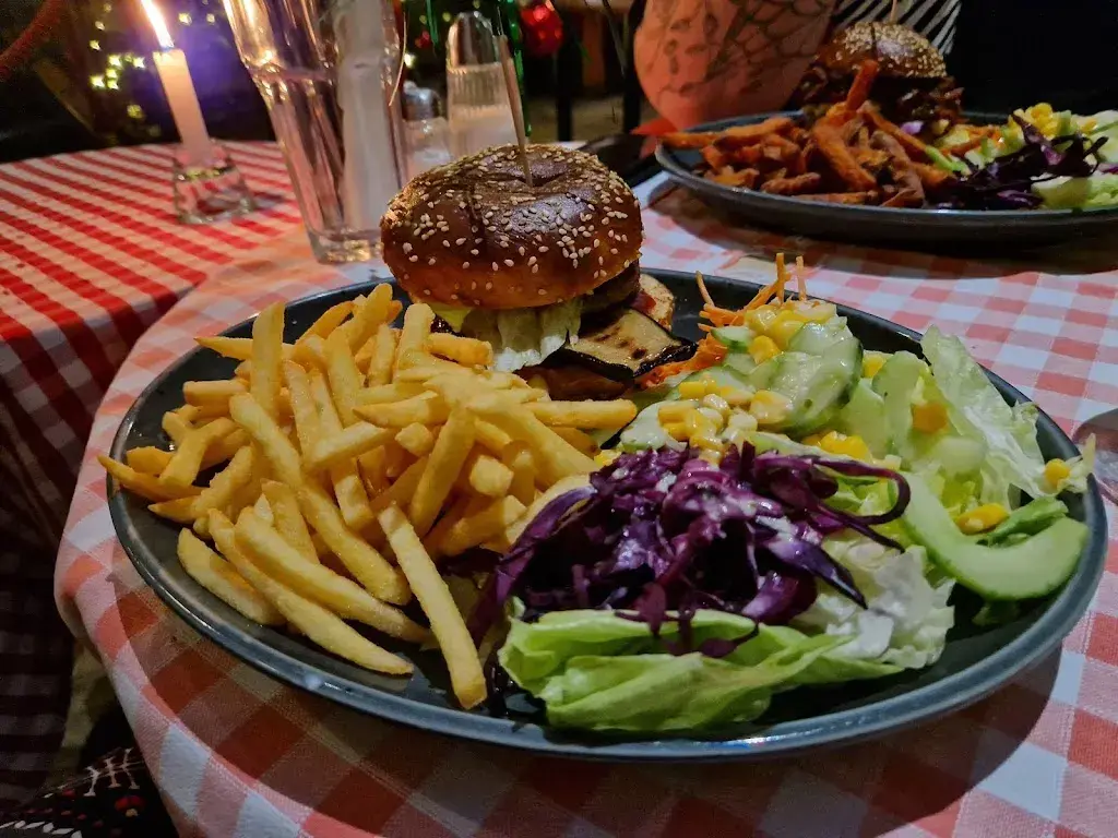 Devinewarrior 01_Zic Zac Basel_Allschwil_avis