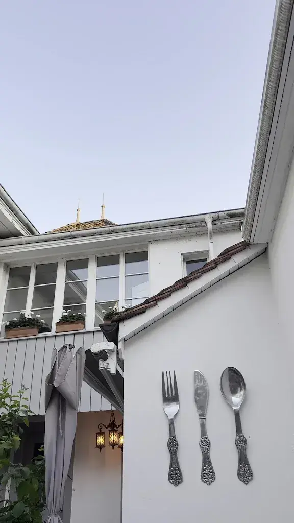 Mashaal Aljomaih_St. Alban Stübli_Basel_review