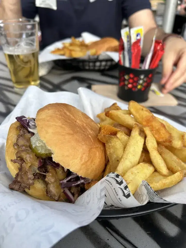 Julide Oral_Smash Bro's Burger_Muri bei Bern_review