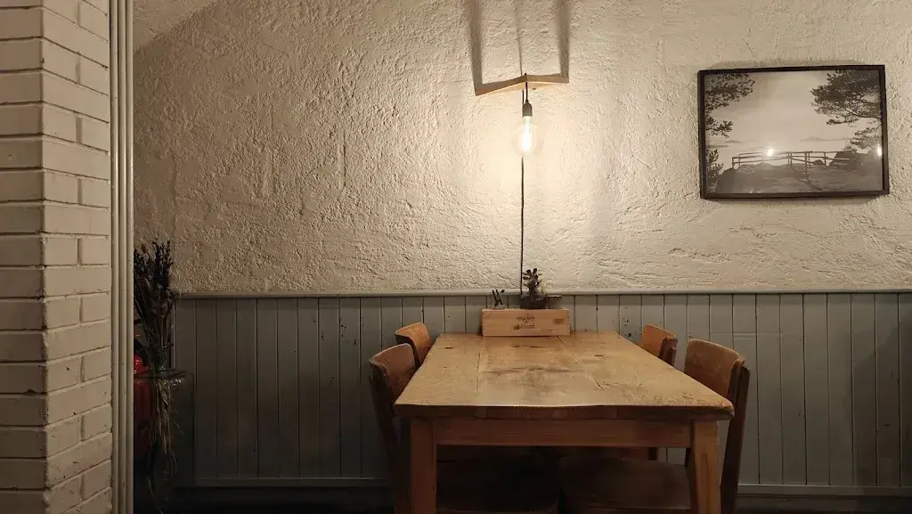 Tudor Leriu_Ufer7 Basel_Basel_review