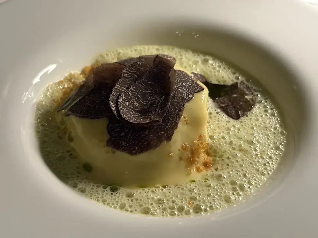 John Nanninga_Café Gupi - Weinbar_Germany_avis