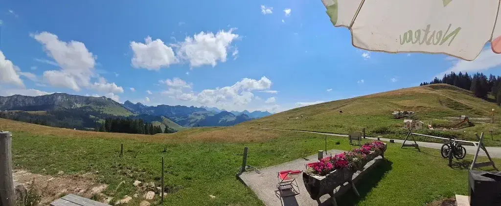 Sylvain Tercier_Buvette et gîte l'hautachia_Cerniat_review