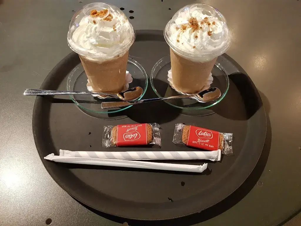 Nico C._Pause-Café_Avry-sur-Matran_recensione