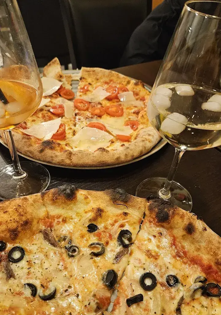 Iliriana Ademi_Pizzeria Garda_Chénens_avis