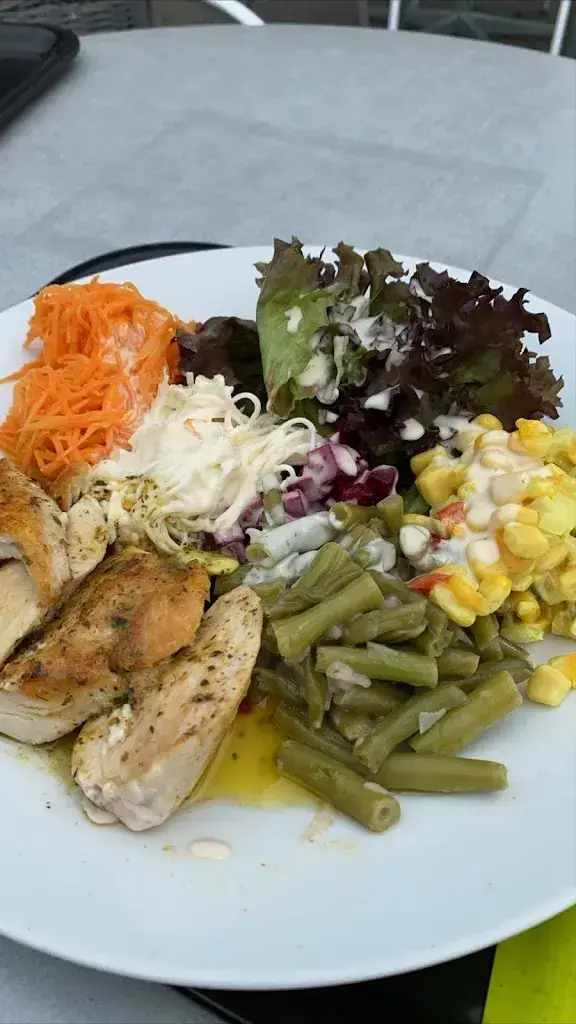 Charly Bistro - Restaurant Bern Airport_Bern_slider_image_2