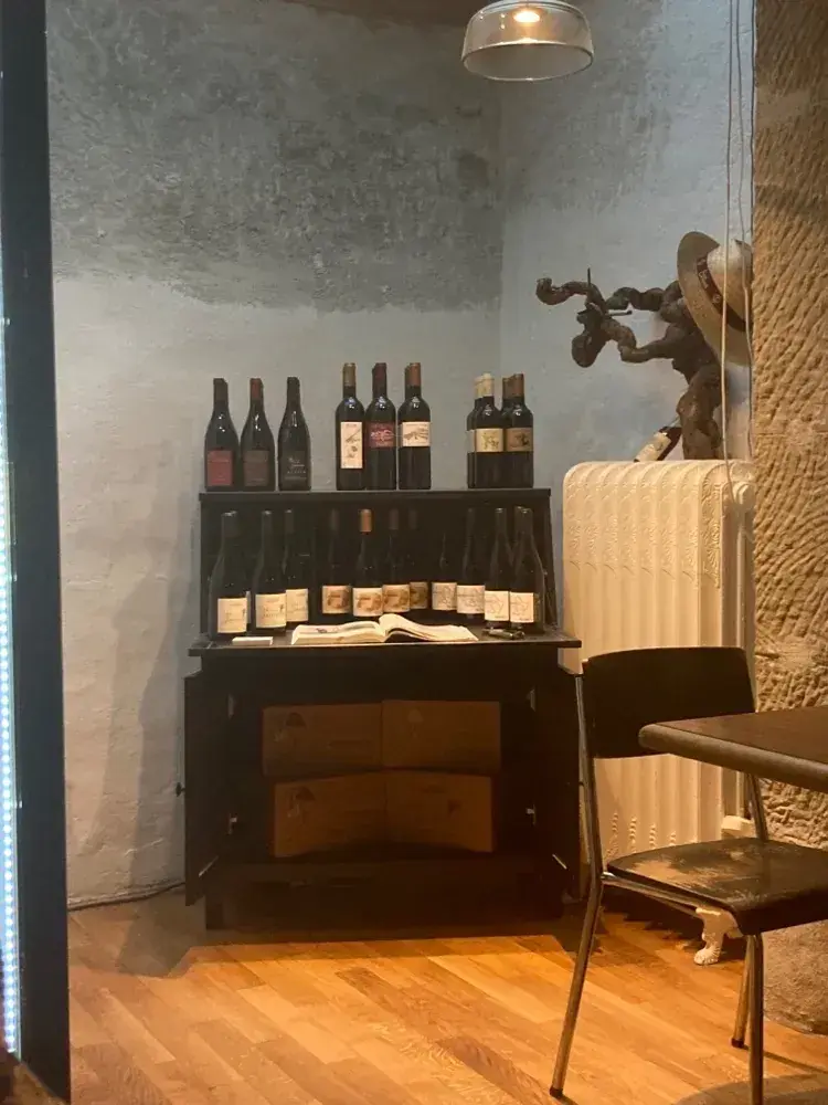 Krystian M._Vigneron Weinbistro_Bern_review