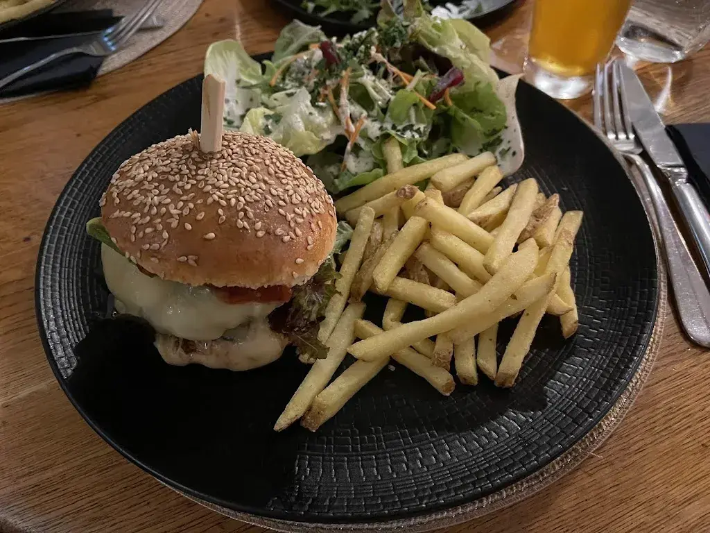 Angel Kostadinov_Café Restaurant Le Tunnel_Fribourg_avis