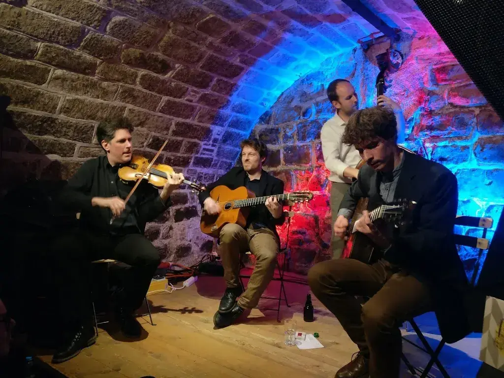 Daniel Murphy_Café Restaurant Le Tunnel_Fribourg_avis