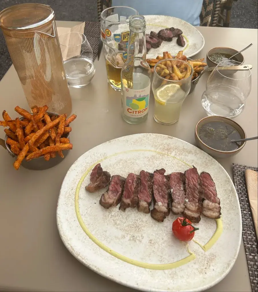 Deborah Castanheira_La Flamme_Marly_review