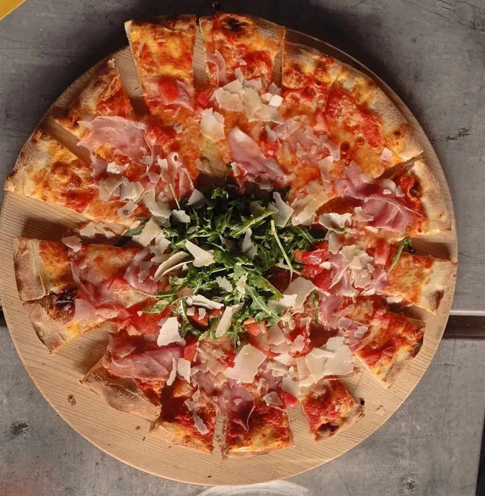 Igor Karpekin_Restaurant Pizzeria Le Grillon_Prez-vers-Noréaz_avis