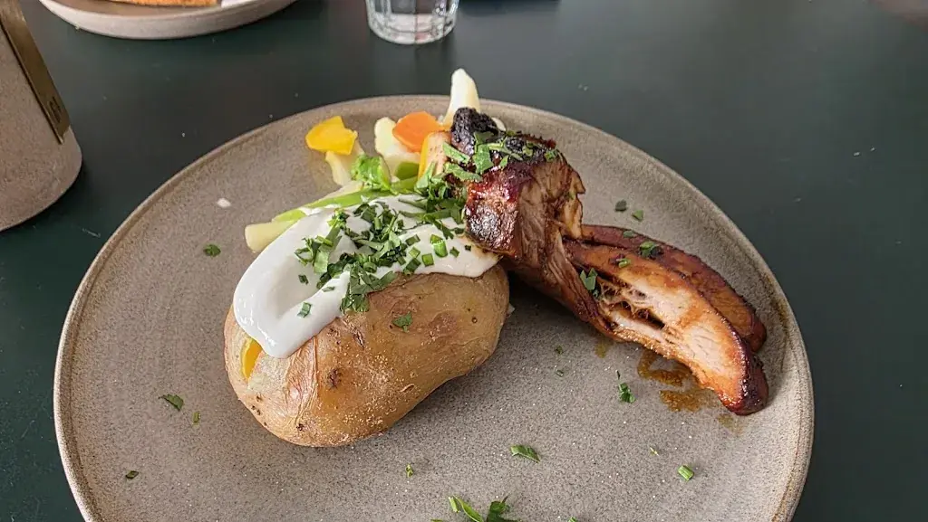 Hans Peter Hess_Restaurant Eintracht_Murten_review