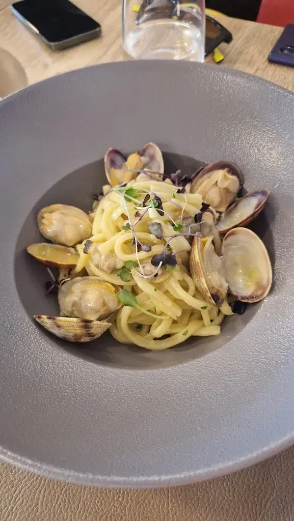 Amila Rizvanović_Vesuvius Pizzeria Napoletana | Ristorante_Praz (Vully)_avis