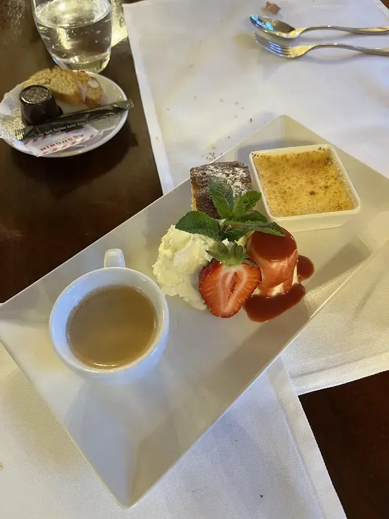 Hotel Restaurant Croix Blanche Restaurant in Sugiez