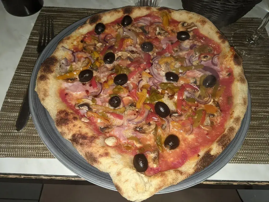 Menü_Restaurant Pizzeria Bella Italia_Bas-Vully_Bild_4