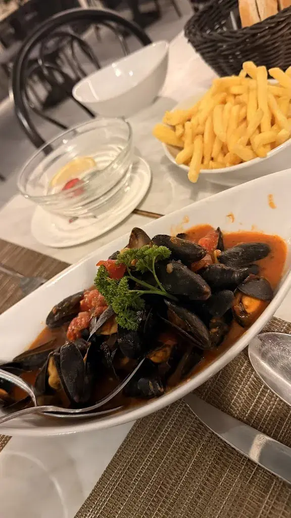 Alex AGAJAN_Restaurant Pizzeria Bella Italia_Bas-Vully_Bewertung