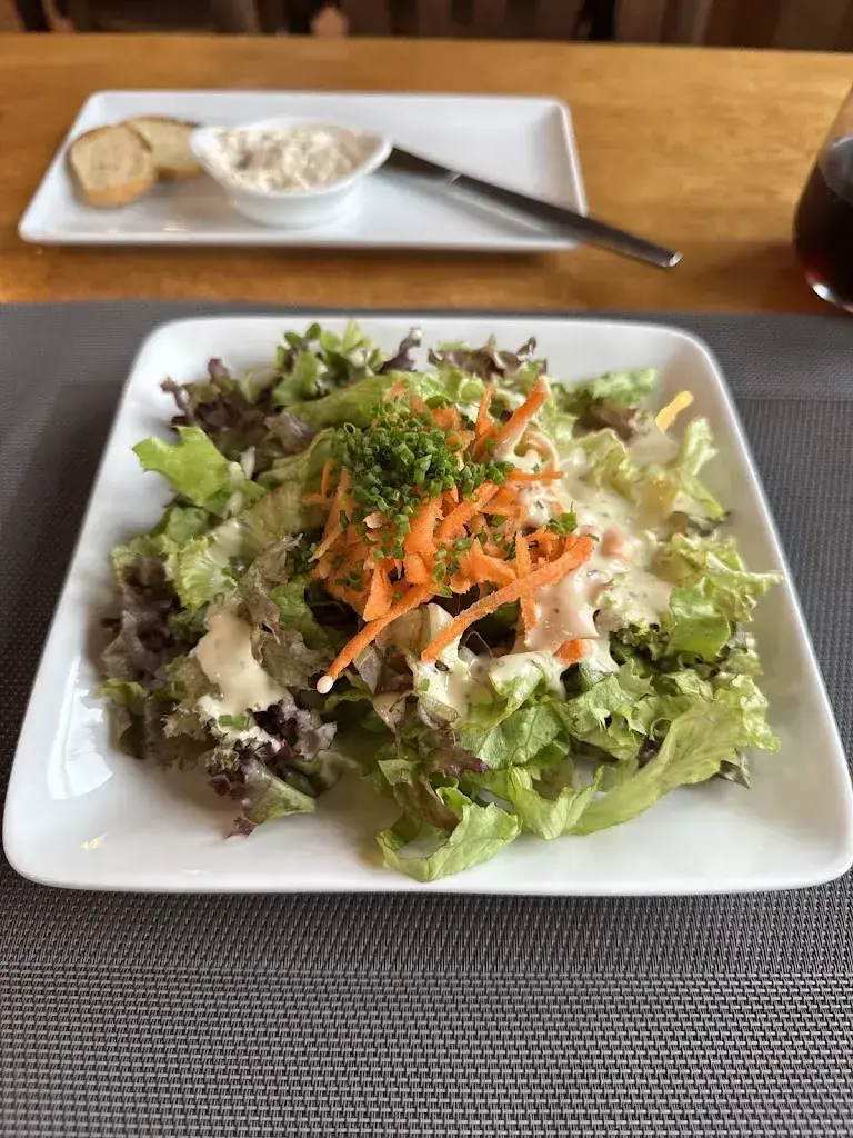 Fernando Sierra_Café Hotel de La Place ‘chez Francine’_Corsier-sur-Vevey_review