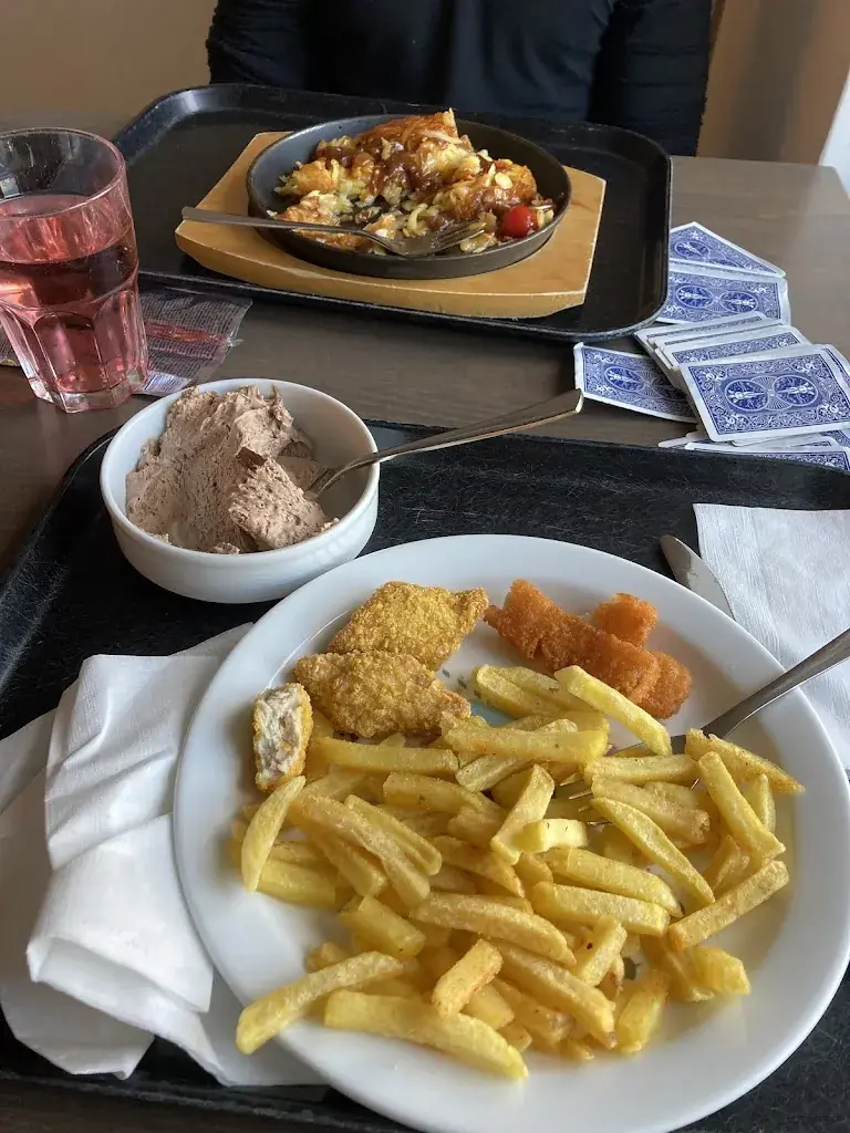 Maalia Leyshon_Huusbüffe_Wabern bei Bern_recensione