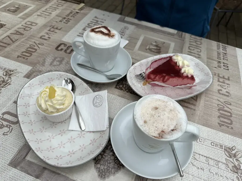 Daniela Manduca-Roth_Café & Bistro Träffpunkt GmbH_Kestenholz_review