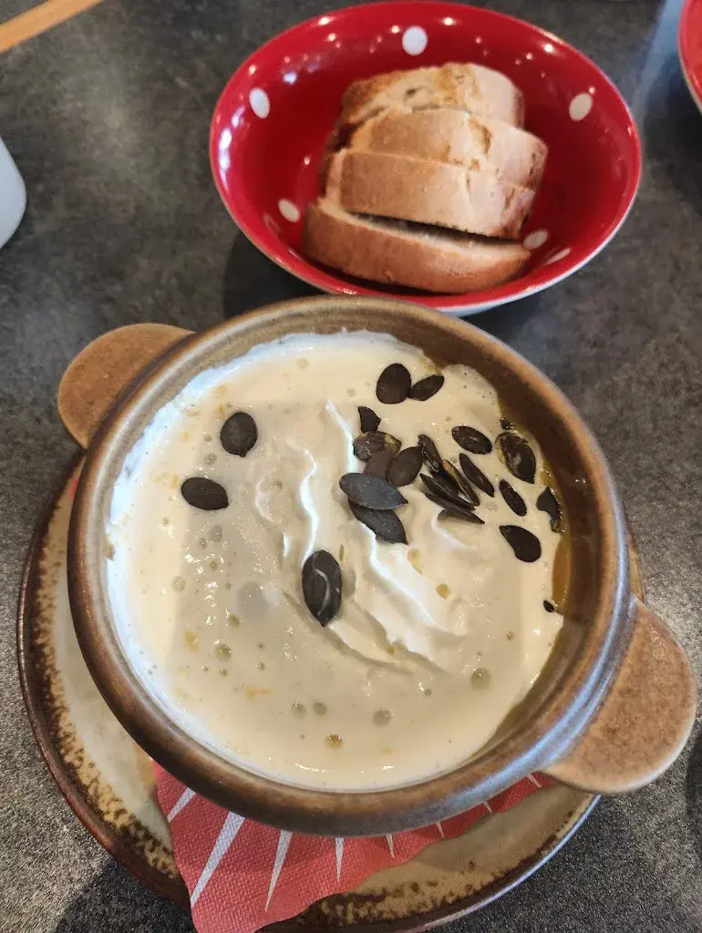 Ajay Kamath_Berggasthaus Hintere Wasserfallen_Reigoldswil_avis